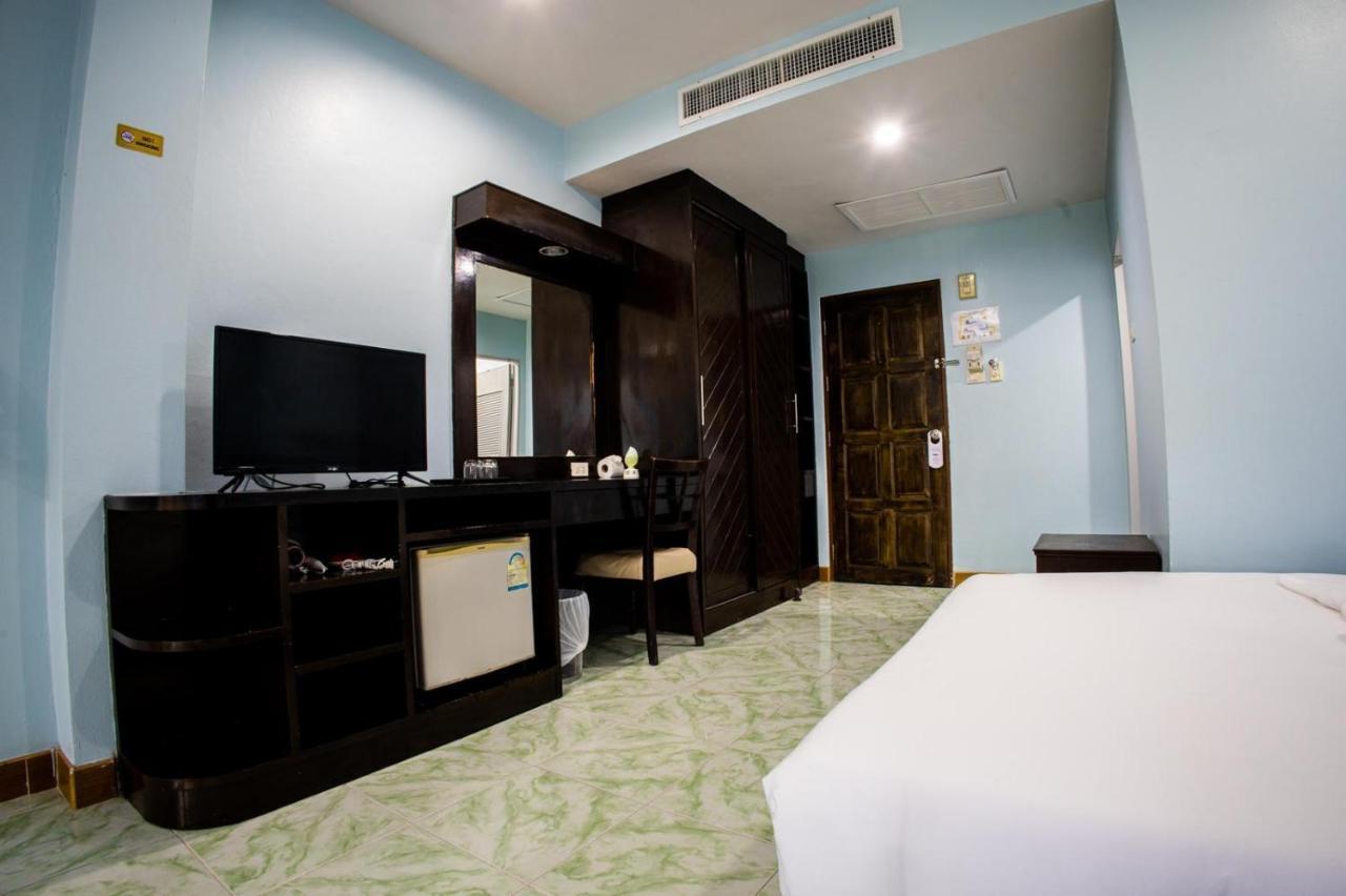 Hotel Riviera Patong Exterior foto